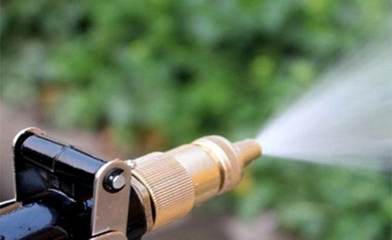 Máy phun rửa áp lực Hitachi AW130 tiêu thụ 6 lít/phút